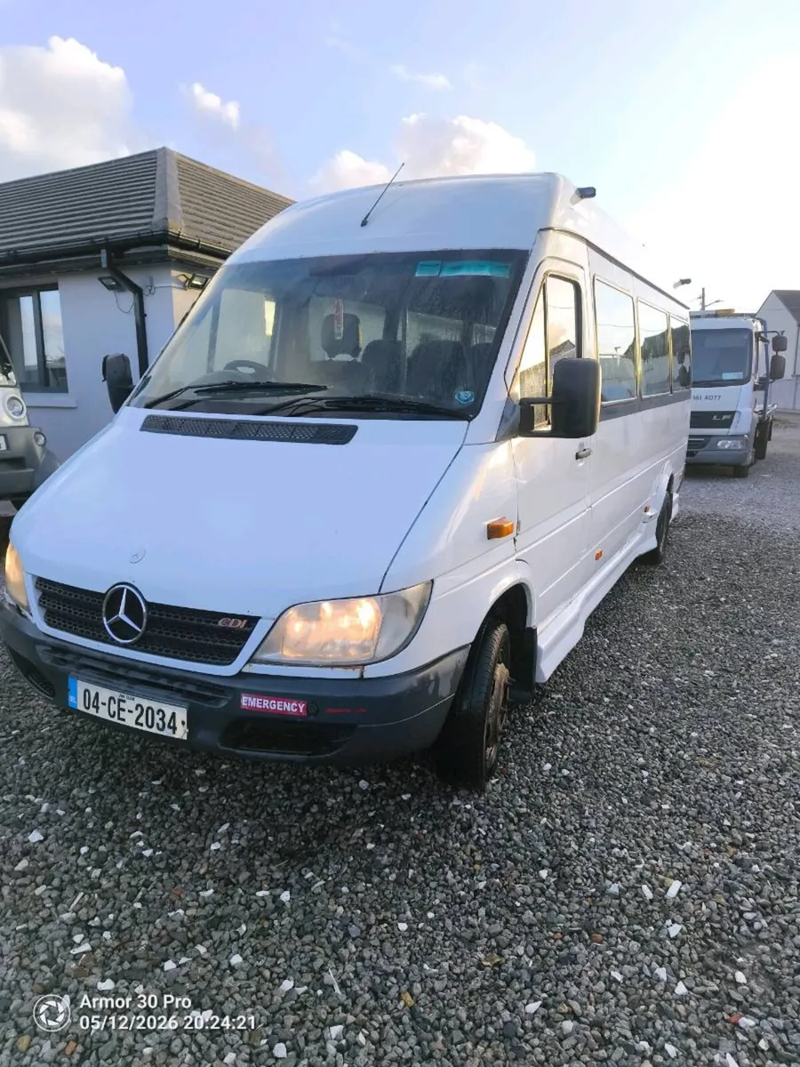18 seater minibus - Image 2