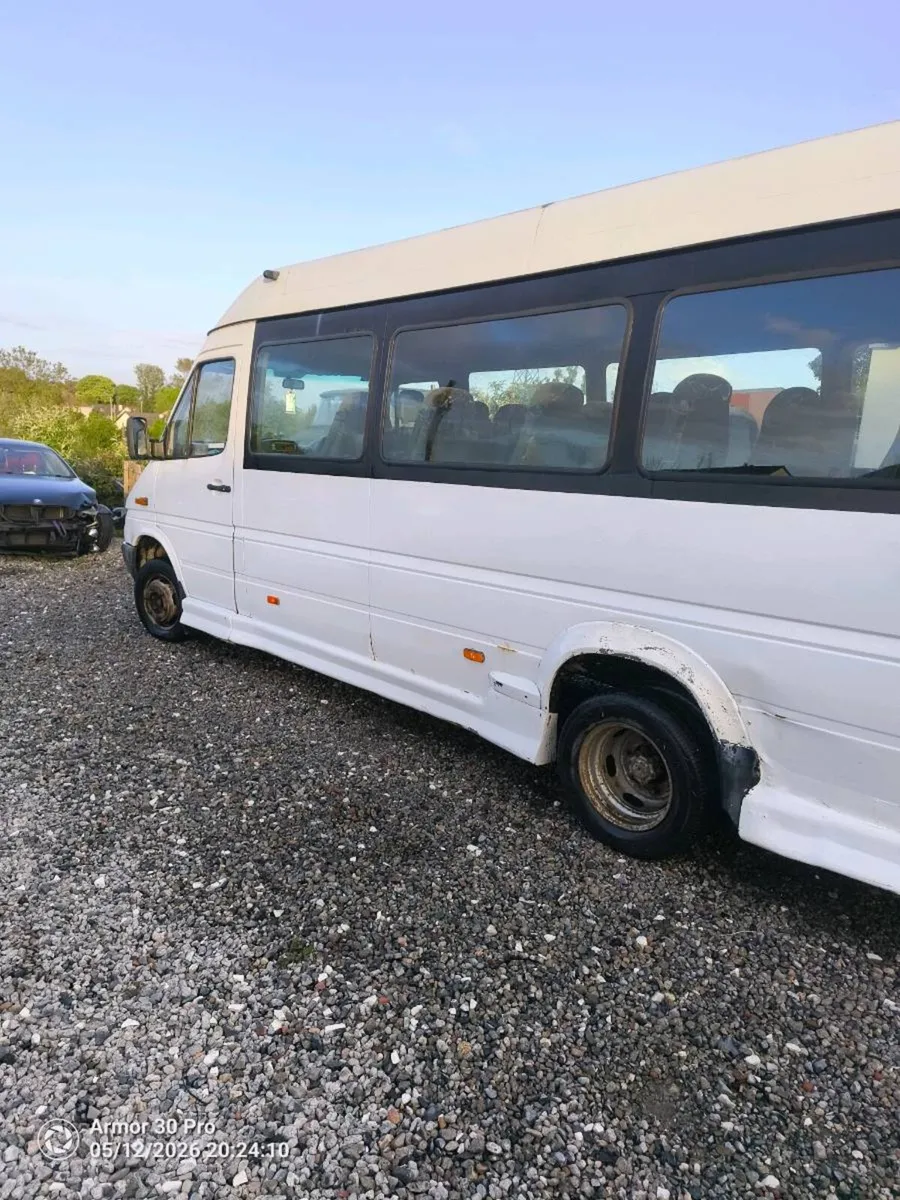 18 seater minibus - Image 3