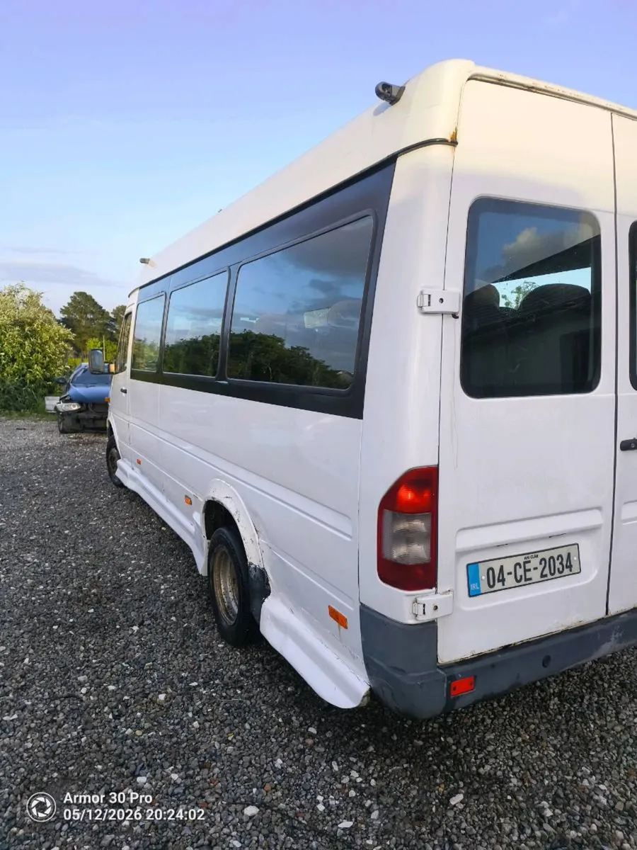 18 seater minibus - Image 4