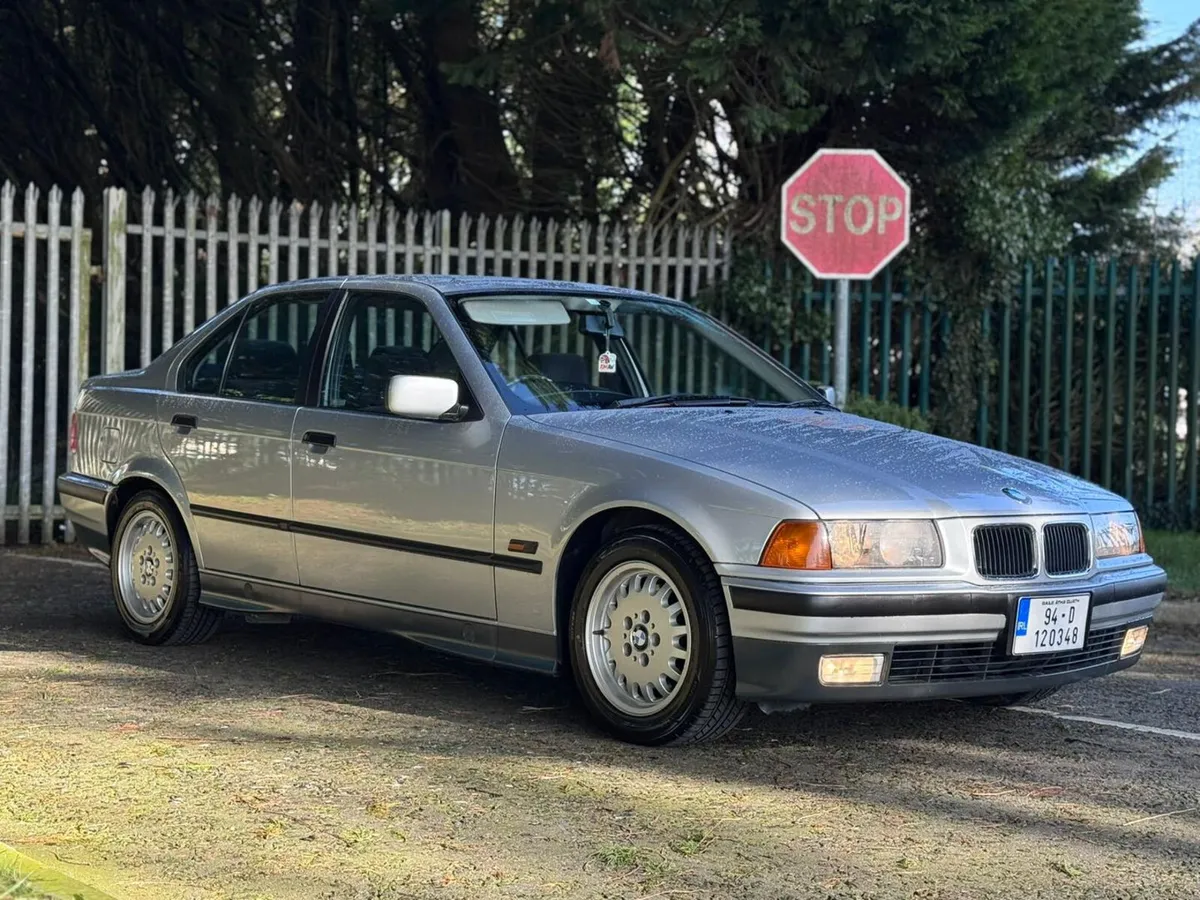 1994 E36 BMW 325i Saloon - Image 2