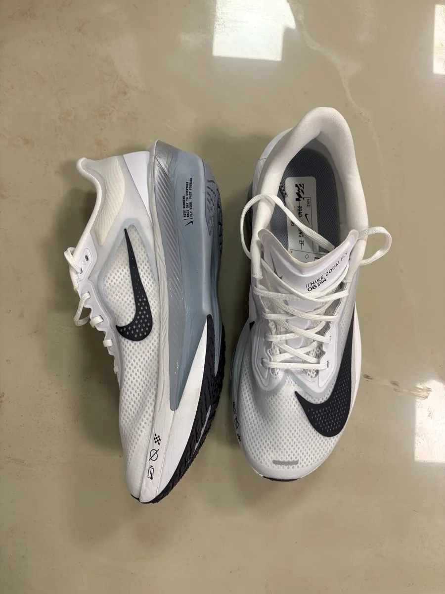 Nike zoom fly running shoes - Image 2