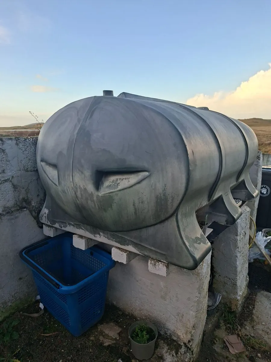 Empty Oil Tank - Image 1