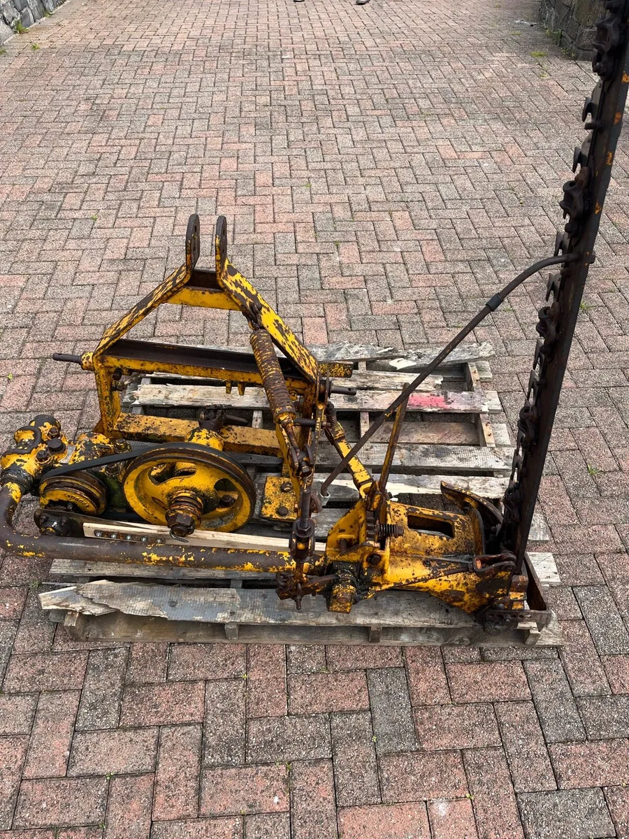 Pierce fingerbar mower - Image 1