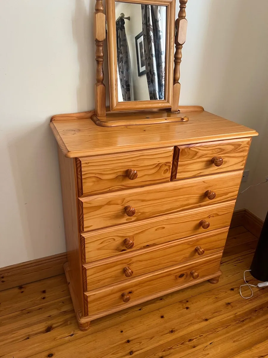 Bedroom furniture - Image 2