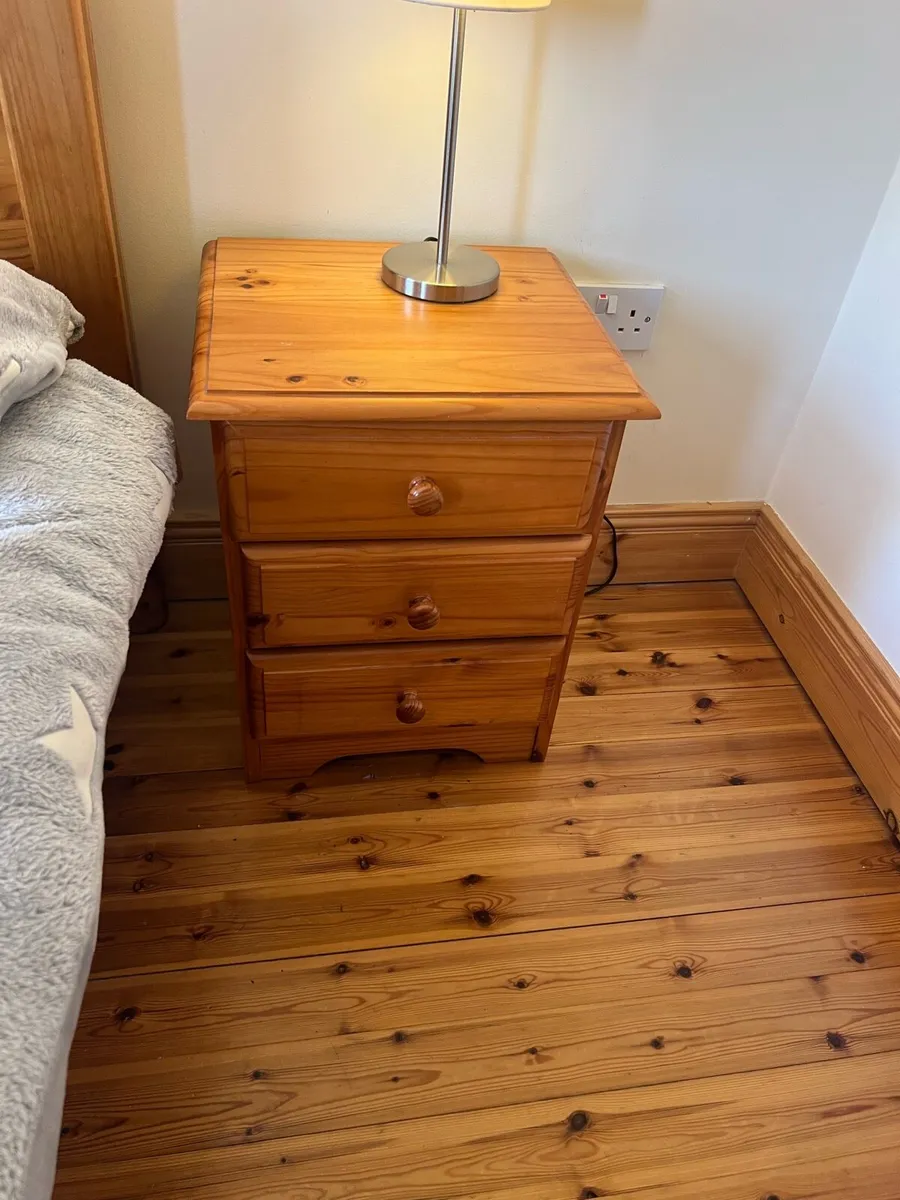 Bedroom furniture - Image 4