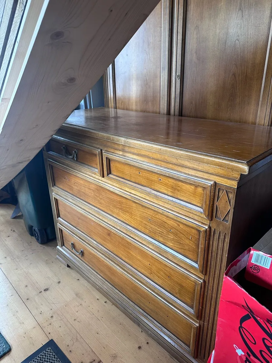 Wardrobe and chest of drawers - Image 2