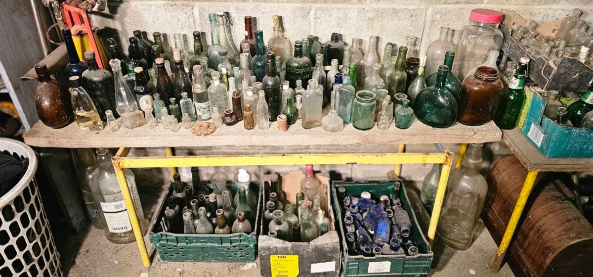Selection of vintage bottles and earthenware - Image 1