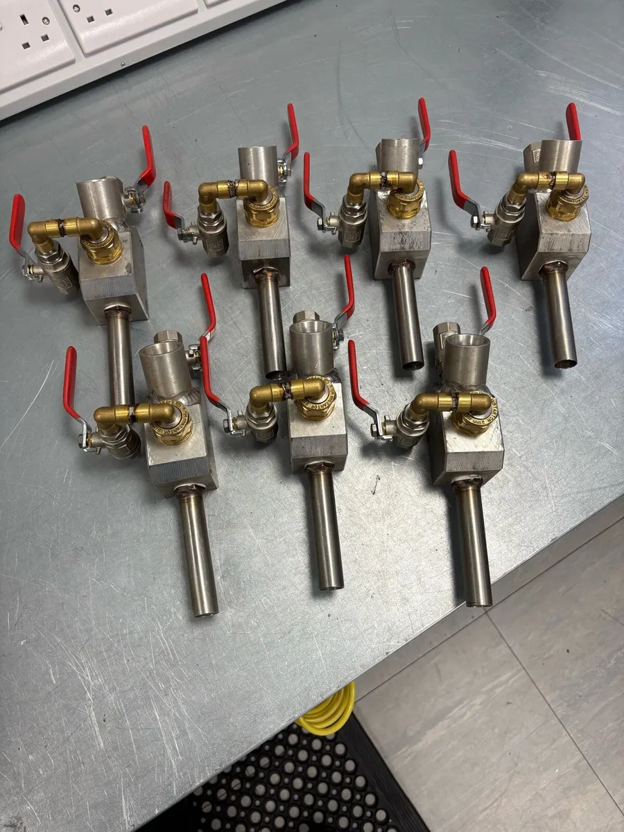 Cavity Wall Insulation Filling Guns - Image 1