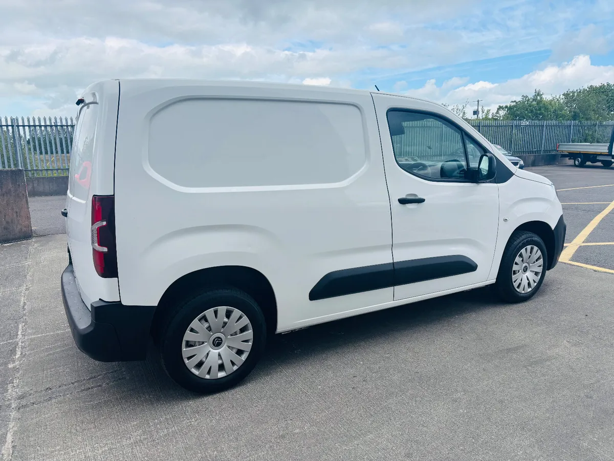 2022 Citroen Berlingo 1.5 100bhp €11,450 + VAT - Image 4