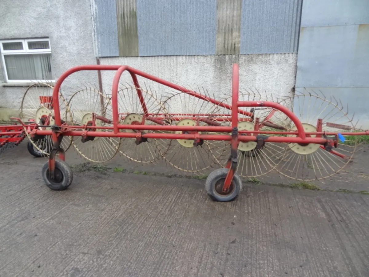 Choice of Vicon 6 Wheeled Trailed Acrobat - Image 3