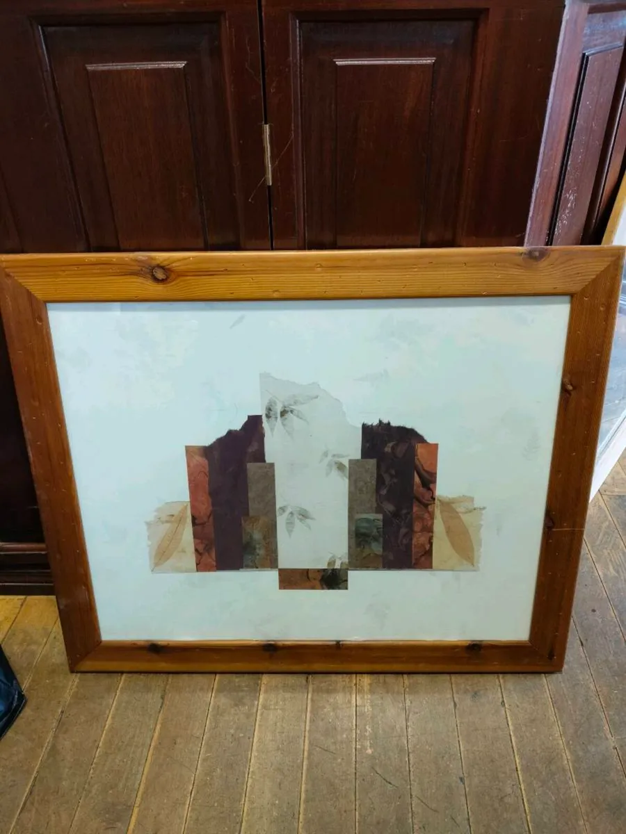 Large pine framed picture with glass. Ready to han - Image 1