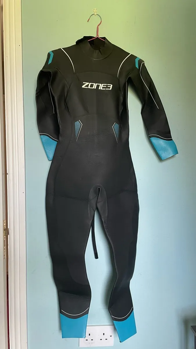 ZONE3 Azure Women's Triathlon Wetsuit S/M - Image 2