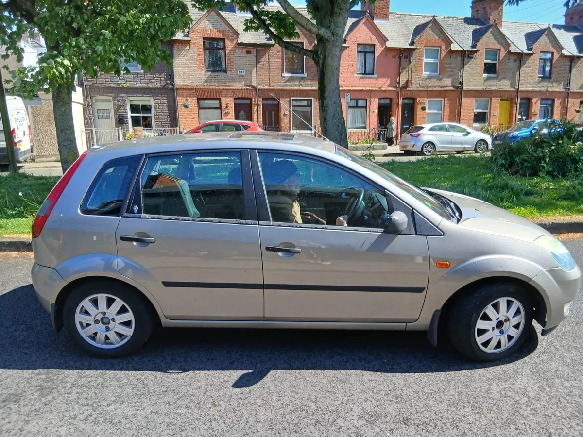 Car - Image 2