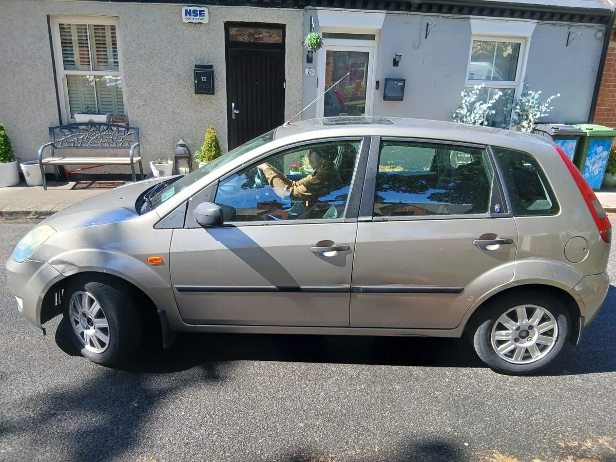 Car - Image 3