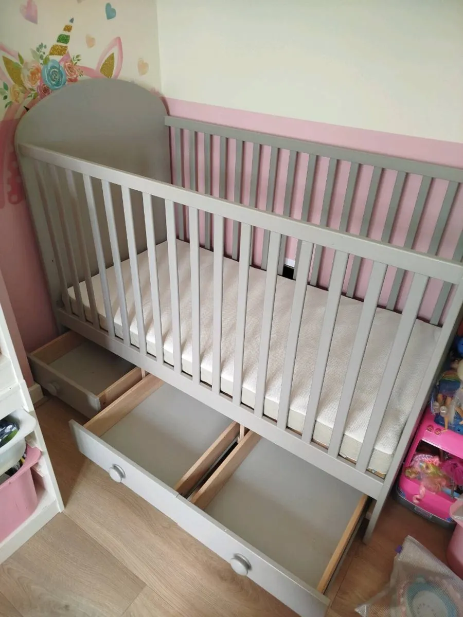 Cot bed - Image 4