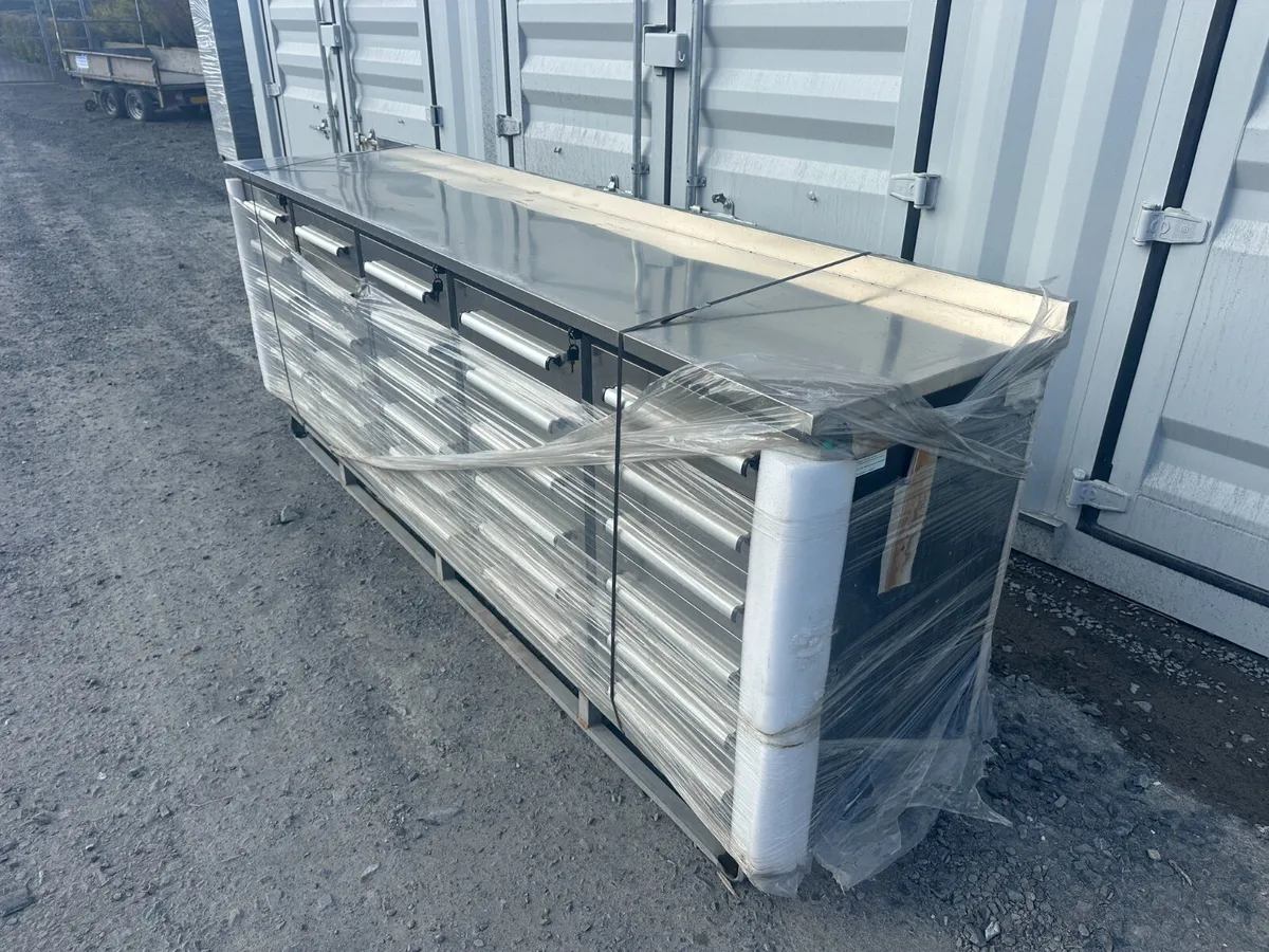 10ft 30 Drawer Work Bench **Online Auction** - Image 4