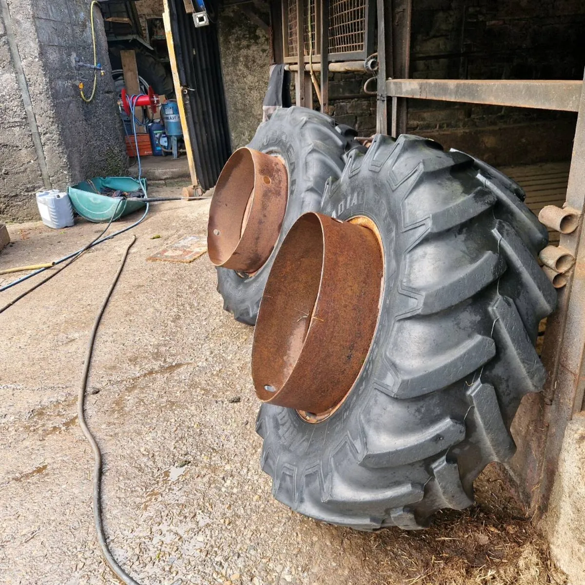 Jcb dual wheels - Image 2