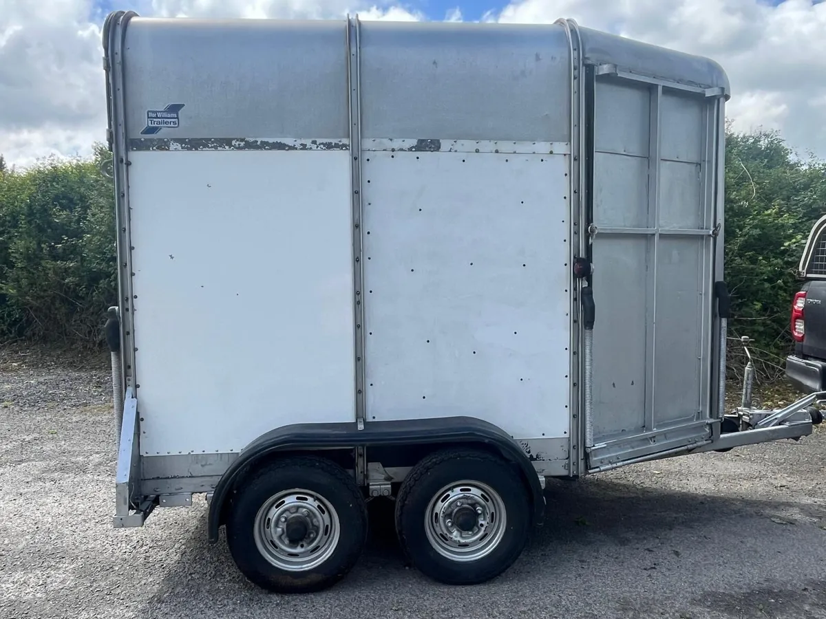 Horse box - Image 1