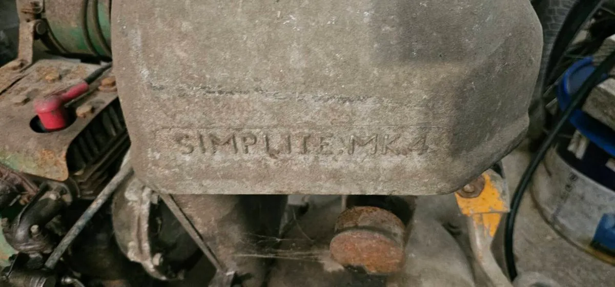 Antique/ vintage water pump - Image 3