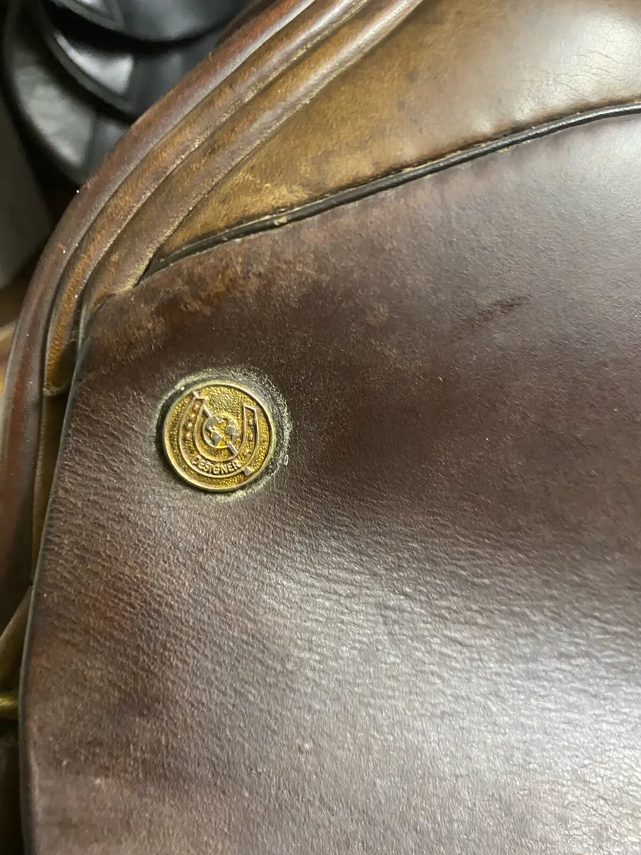Symonds 17.5 brown Leather saddle - Image 2