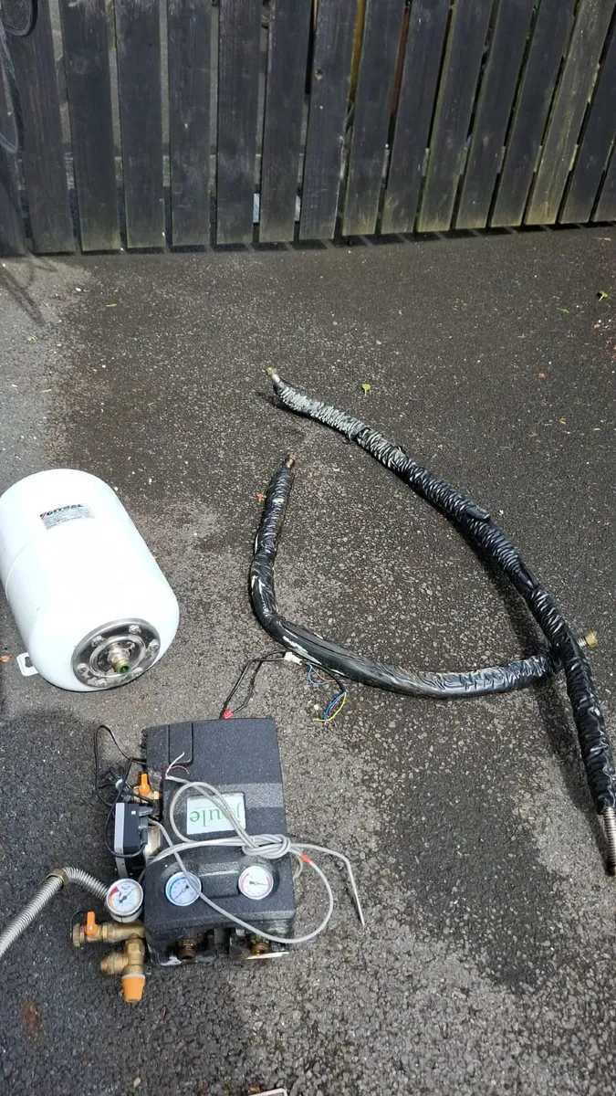 Joule Solar Pump Station & Expansion Vessel - Image 3
