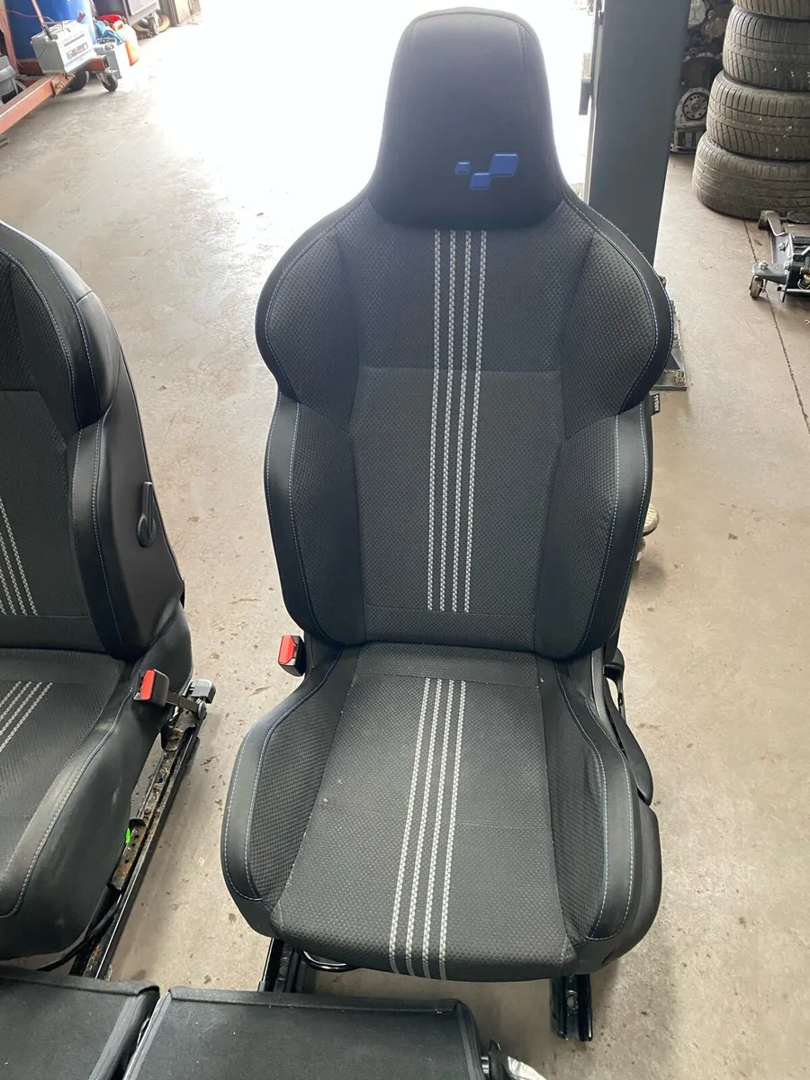 Renault Megane 4 Hatchback Seats GT line - Image 4