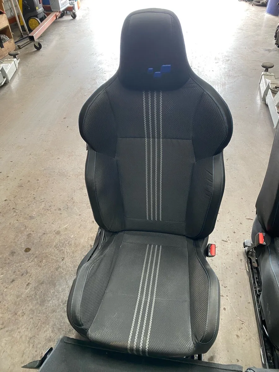 Renault Megane 4 Hatchback Seats GT line - Image 3