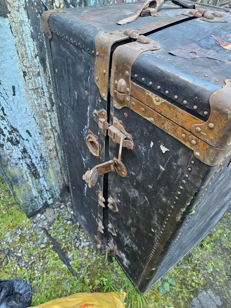 Vintage Antique Steamer Theatre Trunk - Image 2