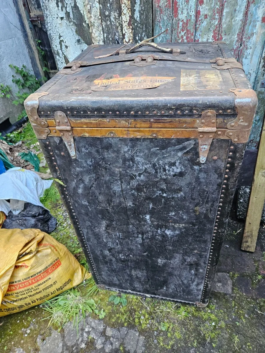 Vintage Antique Steamer Theatre Trunk - Image 3