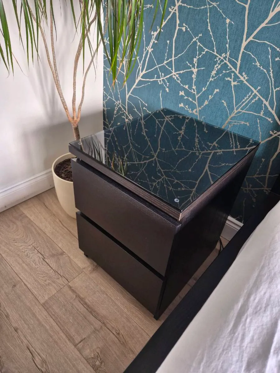 Bedside table - Image 2