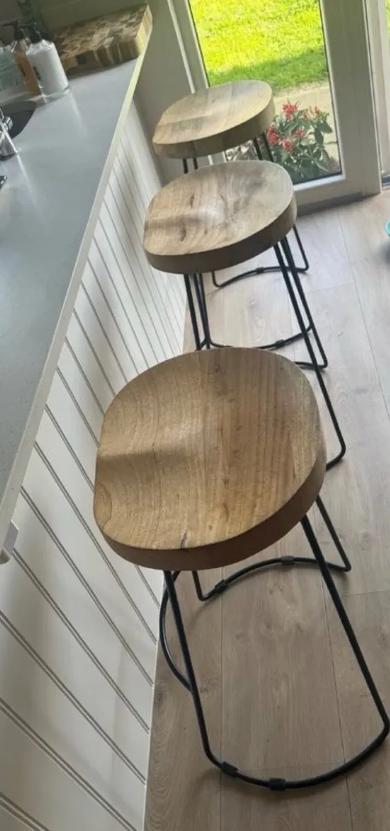 3 kitchen island stools - Image 2