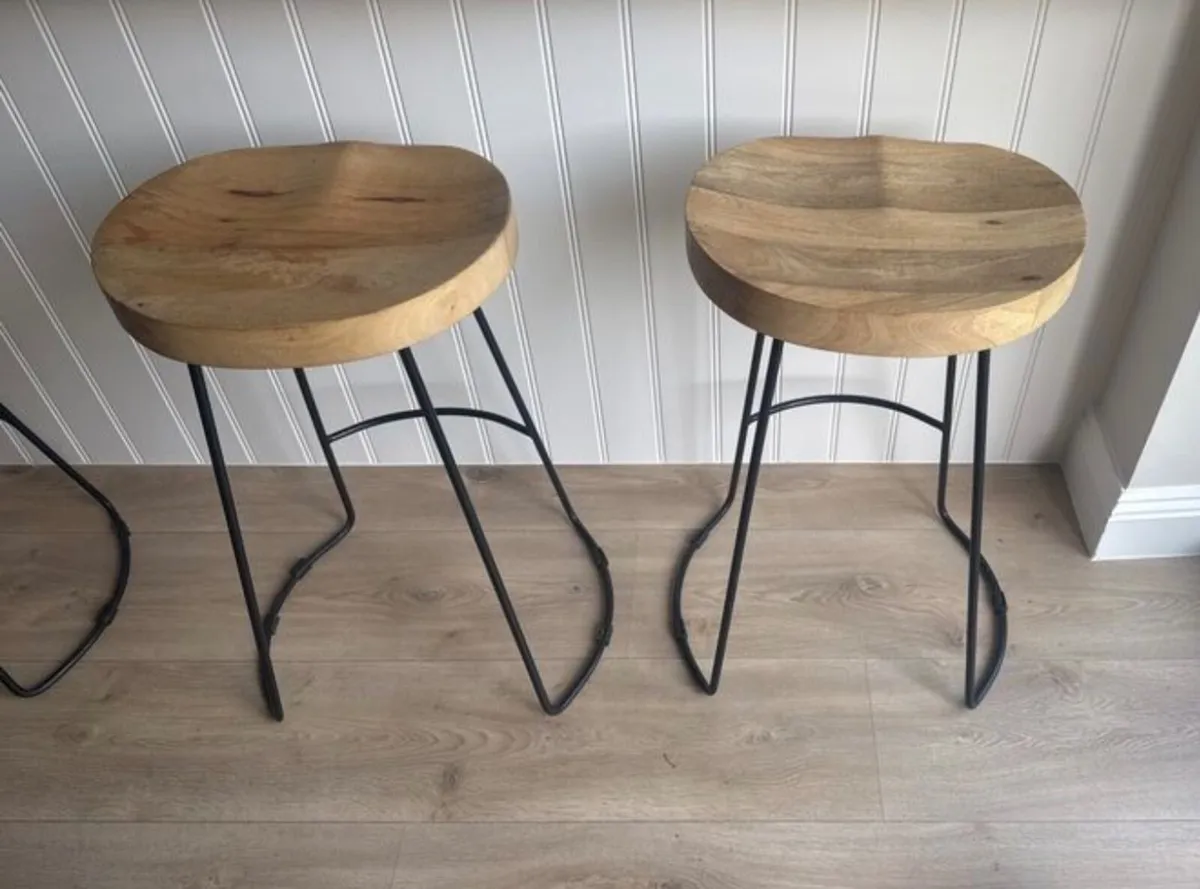 3 kitchen island stools - Image 3