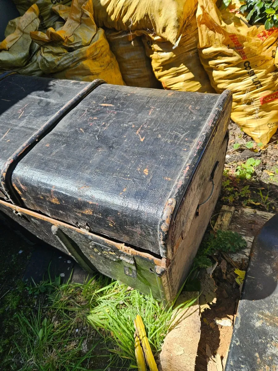 Vintage Antique Steamer Theatre Trunk - Image 3