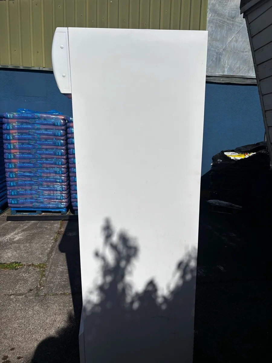 Double door glass fridge - Image 2