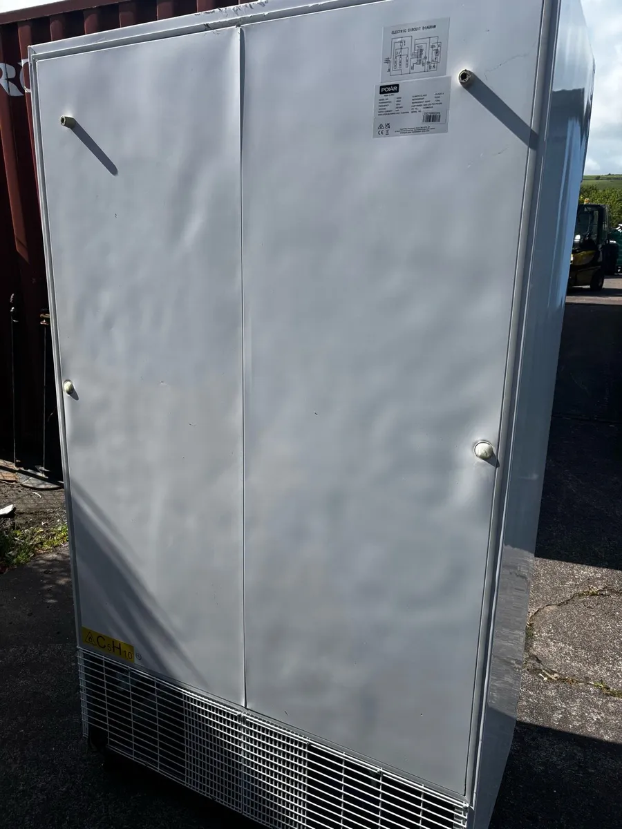 Double door glass fridge - Image 3