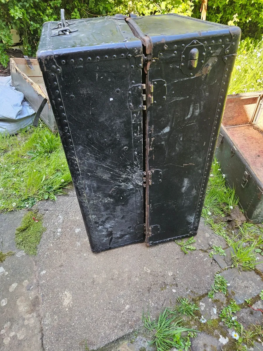 Vintage Antique Steamer Theatre Trunk - Image 3