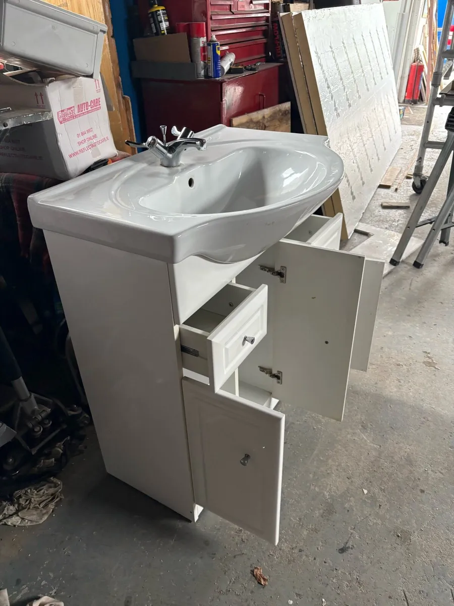 Bathroom sink unit and over head cabinet - Image 3