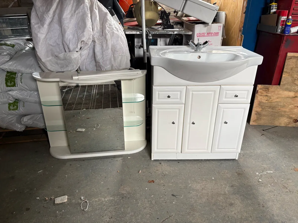 Bathroom sink unit and over head cabinet - Image 1