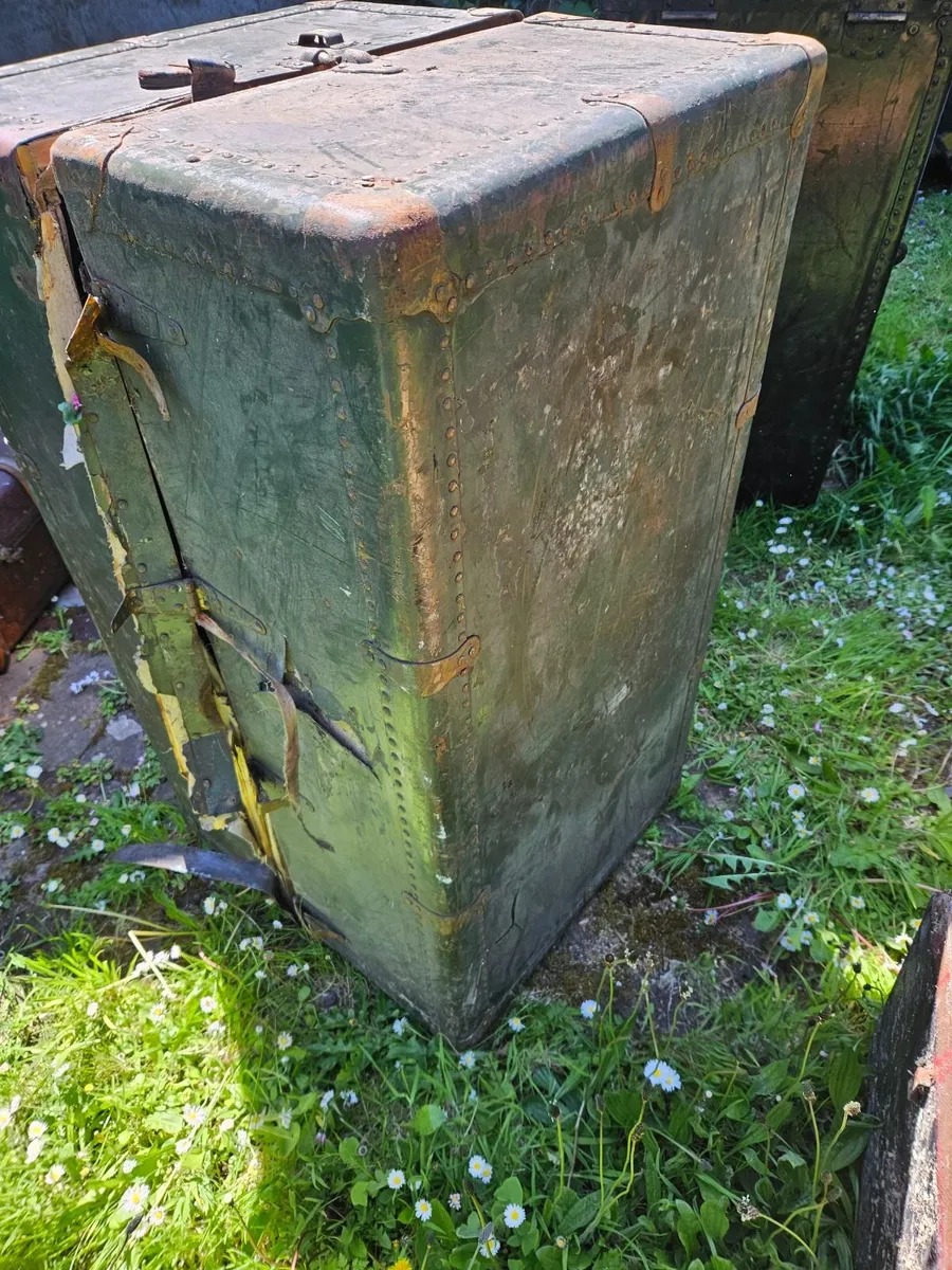 Vintage Antique Steamer Theatre Trunk - Image 3