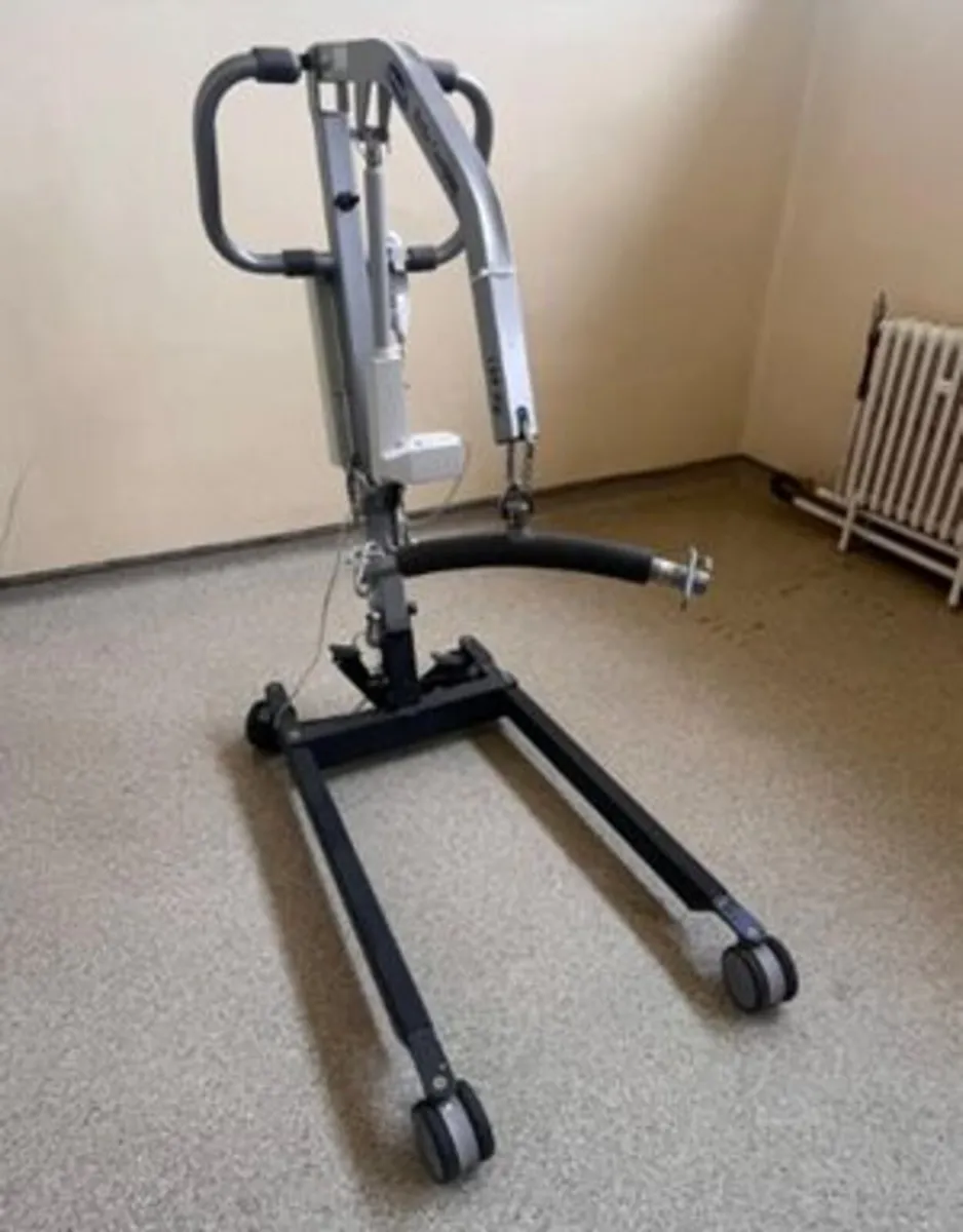 Invacare Birdie Compact 150kg hoist -without sling - Image 2