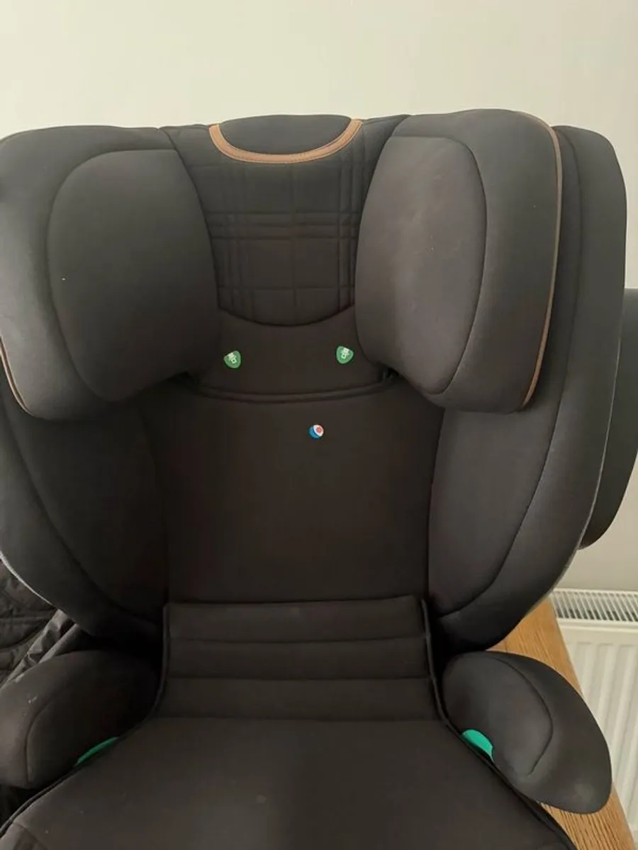 2 Joie Signature car seats - Image 4