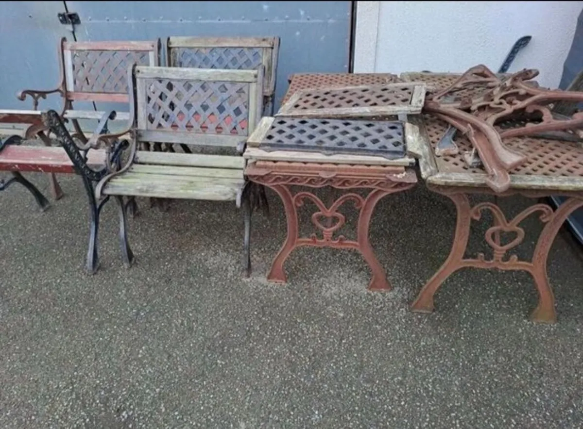 Cast iron table and chairs - Image 2