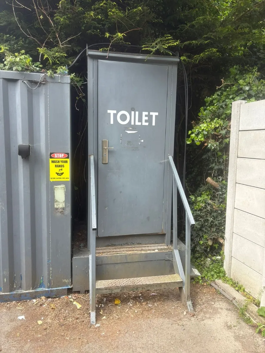 Portable Steel 4x4 Toilet Unit - Image 1
