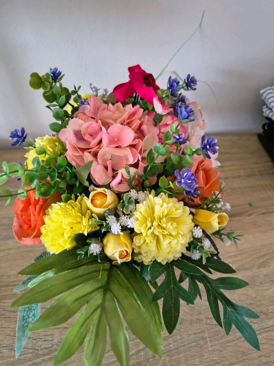 Artificial flower arrangement - Image 3