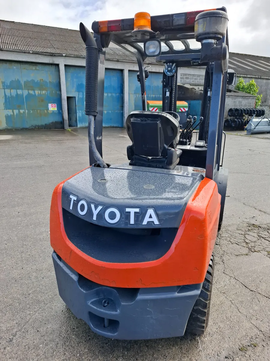 Toyota Forklift - Image 2