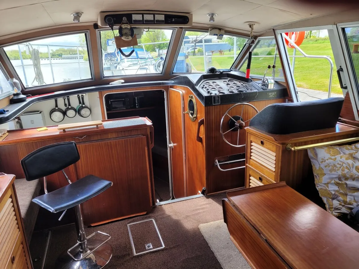 Broom Crown - Image 3