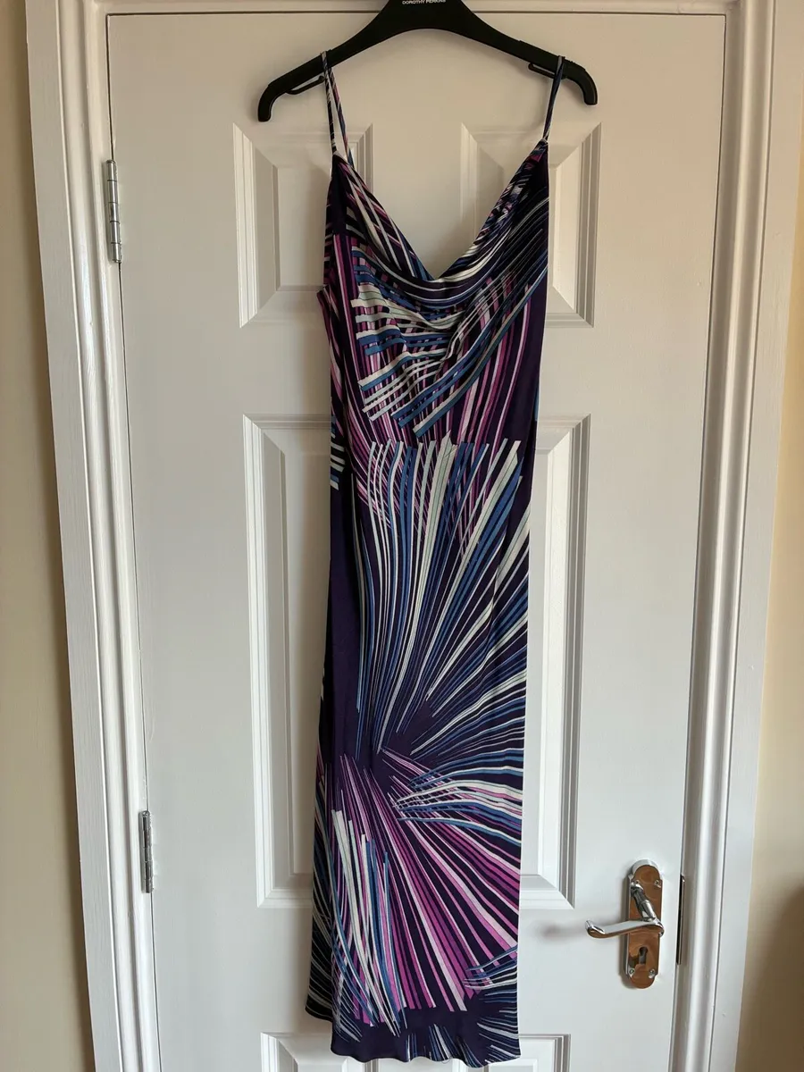 Ladies Dress with matching shoes & handbag - Image 4