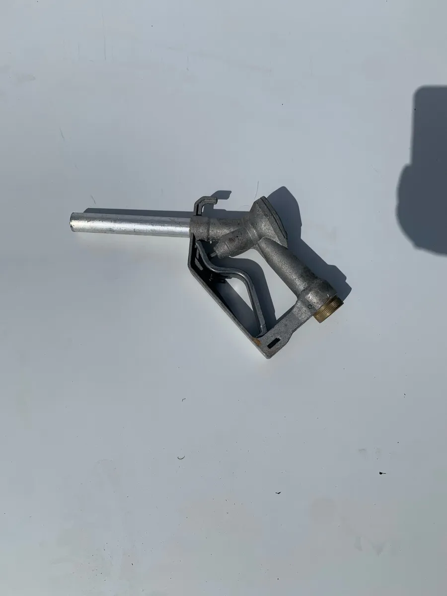 Oil filler
