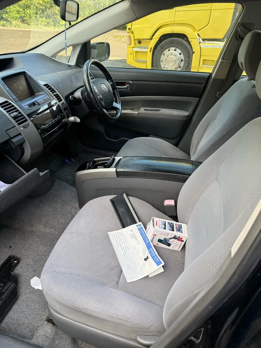 2006 Toyota prius for parts - Image 3