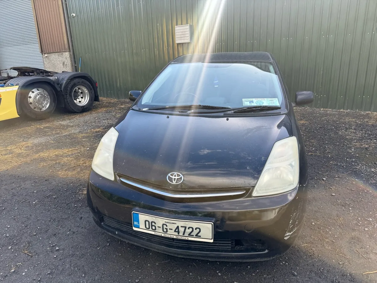 2006 Toyota prius for parts - Image 2